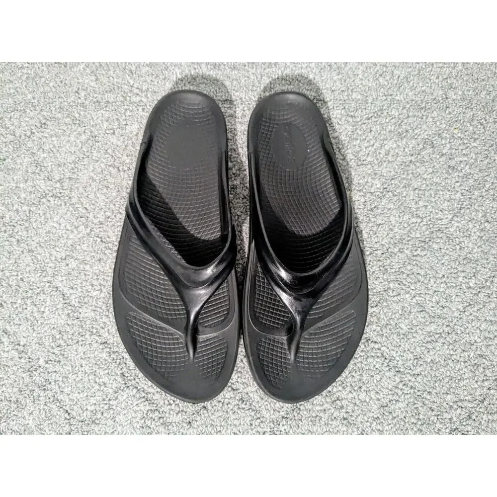 OOFOS Black Women's Recovery Flip Sandals